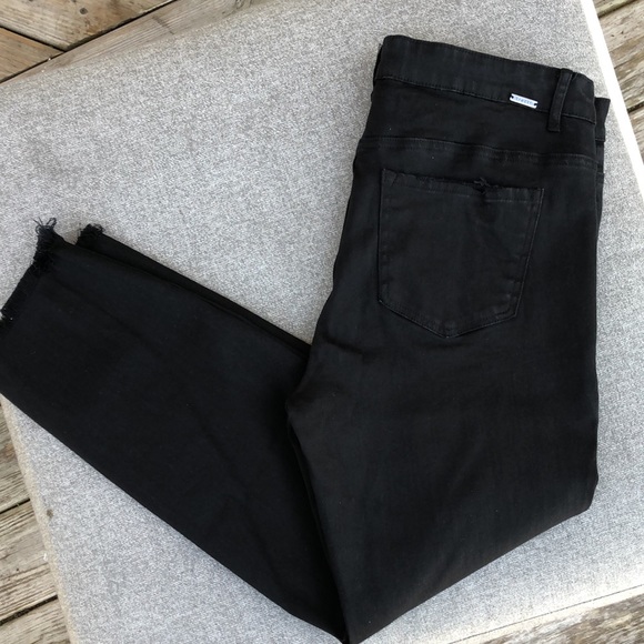 Like new! - TRACTR Distressed High-Rise Black Jeans - Picture 2 of 7